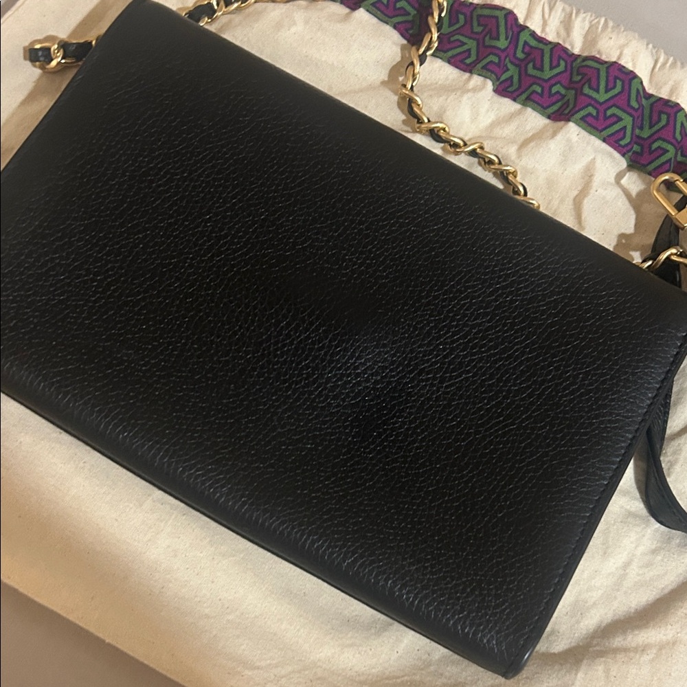 Tory Burch Black Crossbody Bag with Gold Chain - Picture 3 of 6